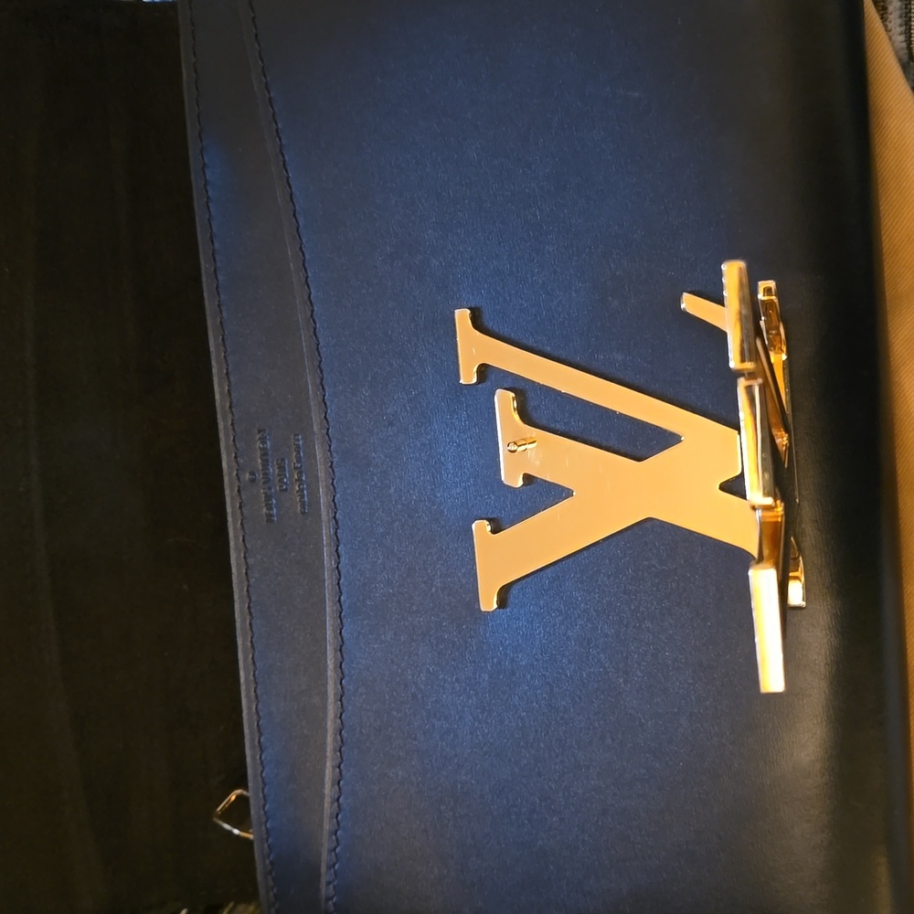 SOLD- Louis Vuitton Louise GM - Picture 15 of 15
